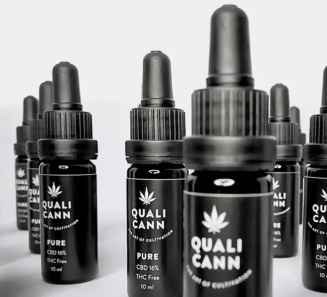 QUALICANN PURE CBD-Öl Fläschchen – hochwertiges Schweizer CBD-Öl 16% THC-frei in schwarzer Pipettenflasche