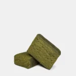 CBD Hash Stücke Midnight Cream von Qualicann in Nahaufnahme