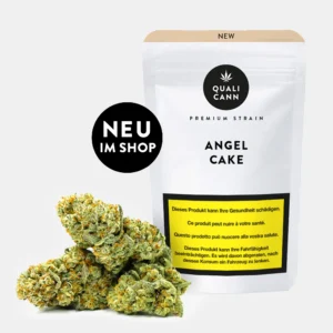 Hellgrüne Cannabis CBD Blüten mit orangefarbenen Härchen vor weißer Verpackung mit der Aufschrift ‚Angel Cake‘ und schwarzem Kreis mit ‚Neu im Shop‘